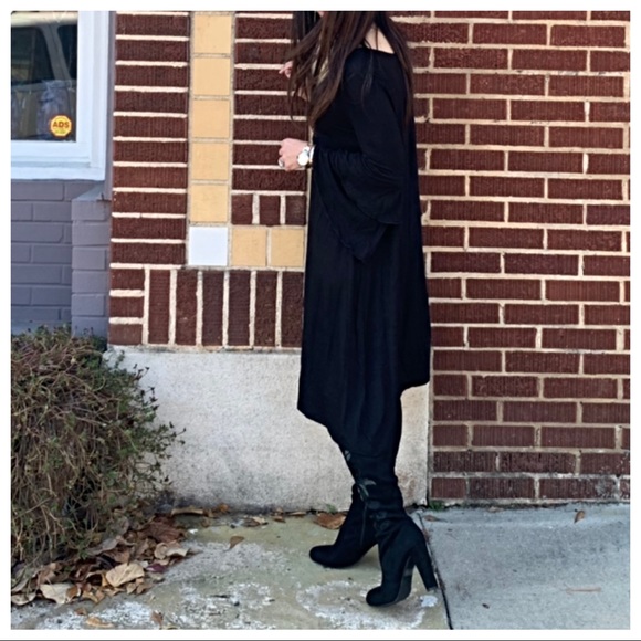 ✨LAST ONE✨Black bell sleeve loose fit dress - Picture 7 of 8